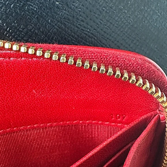 PRADA AUTHENTIC NAPPA GAUFRE ZIP AROUND LEATHER WALLET W/BOX & COA EUC - Picture 7 of 11